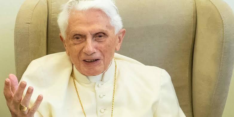 Vatican : le pape émérite Benoit XVI est « très malade »