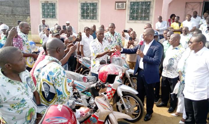 PDG : Des motos pour booster l’action des responsables dans l’Ogooué-Ivindo