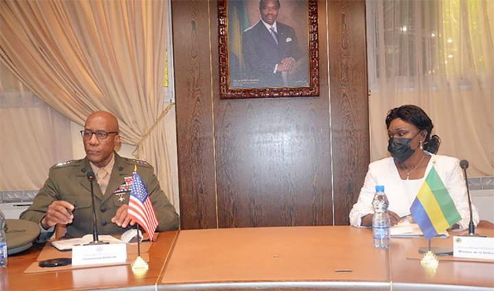 Gabon – USA : Le général Michael E. Langley d’Africom chez Félicité Ongouori Gabon – USA : Le général Michael E. Langley d’Africom chez Félicité Ongouori