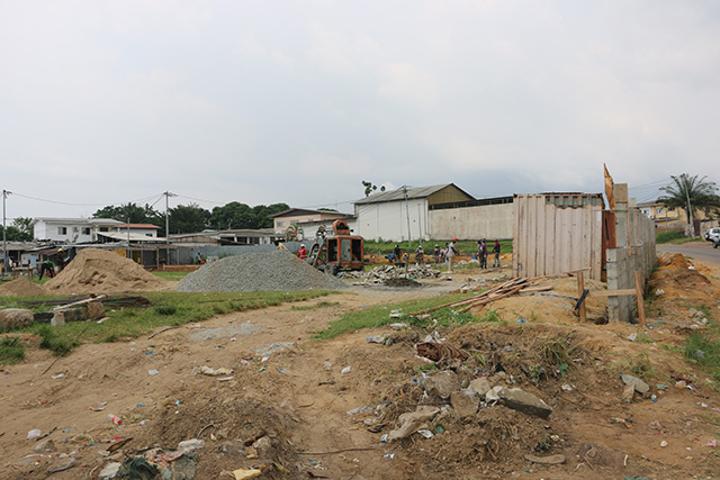 Alibandeng : L’unique aire de jeu du quartier transformé en vaste chantier Alibandeng : L’unique aire de jeu du quartier transformé en vaste chantier