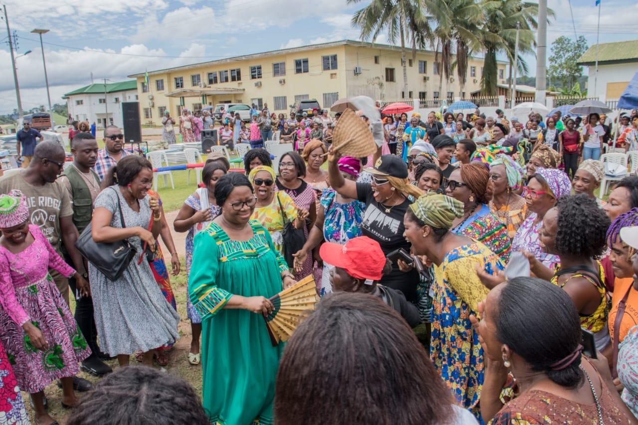 Tournée Républicaine d’Ali Bongo dans le Moyen Ogooué : Fin de la mission de mobilisation de Denise Mekam’ne Tournée Républicaine d’Ali Bongo dans le Moyen Ogooué : Fin de la mission de mobilisation de Denise Mekam’ne