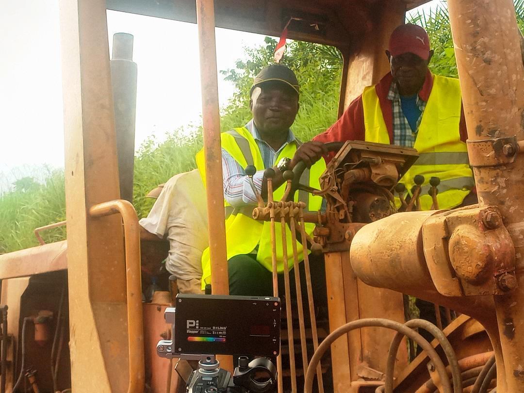 Les Travaux Publics réhabilitent l’axe Mimongo-pont Offoue pour relier les provinces de la Ngounié et de l’Ogooué Lolo Les Travaux Publics réhabilitent l’axe Mimongo-pont Offoue pour relier les provinces de la Ngounié et de l’Ogooué Lolo