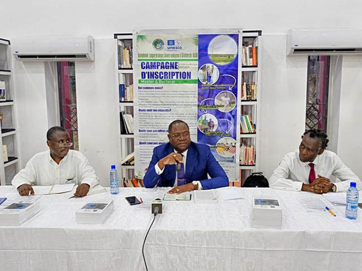 «Principes et méthodes de préservation de la biodiversité chez les Bantu du Gabon» : Le 1er livre des éditions Bantuphonie en librairie «Principes et méthodes de préservation de la biodiversité chez les Bantu du Gabon» : Le 1er livre des éditions Bantuphonie en librairie