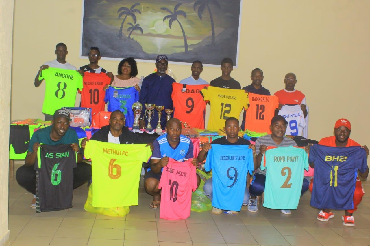 Oyem : Du matériel pour le tournoi «Fils de Nkoum Ekeign» Oyem : Du matériel pour le tournoi «Fils de Nkoum Ekeign»