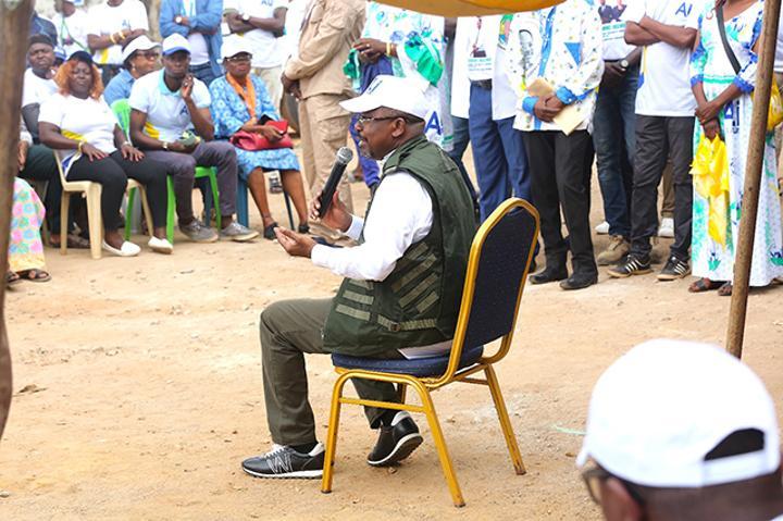 En campagne de proximité, Bilie-By-Nze rallie Makokou au Pacte social et Républicain d’Ali Bongo En campagne de proximité, Bilie-By-Nze rallie Makokou au Pacte social et Républicain d’Ali Bongo