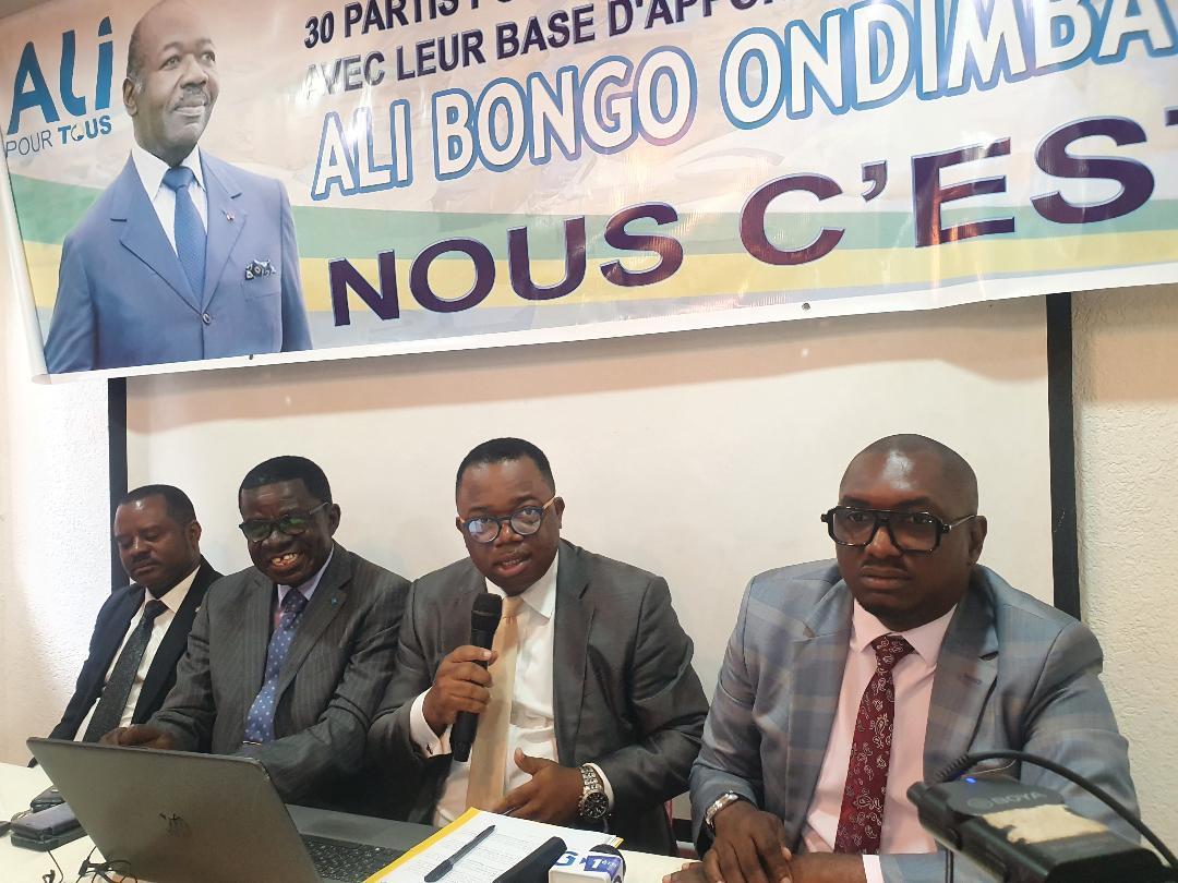 Les partis politiques de l’opposition membres de la coalition « M30 » retirent leurs candidats aux législatives en faveur d’Ali Bongo Les partis politiques de l’opposition membres de la coalition « M30 » retirent leurs candidats aux législatives en faveur d’Ali Bongo