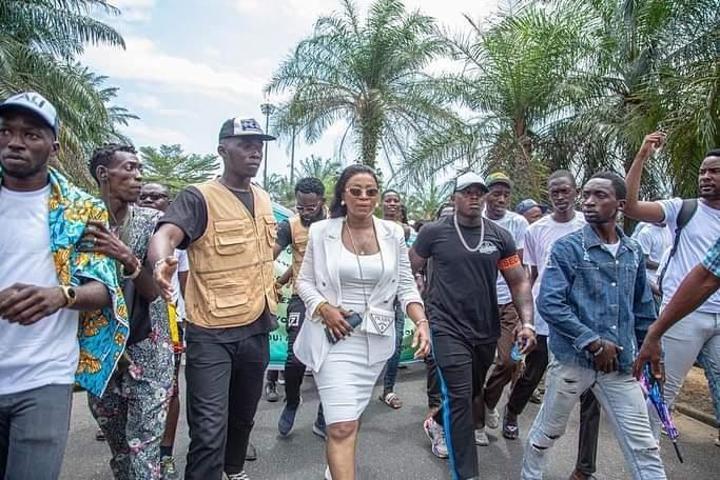 « Non à la violence, unis pour la patrie » (credo de l’entrepreneure Grace Manuella Engouang) « Non à la violence, unis pour la patrie » (credo de l’entrepreneure Grace Manuella Engouang)