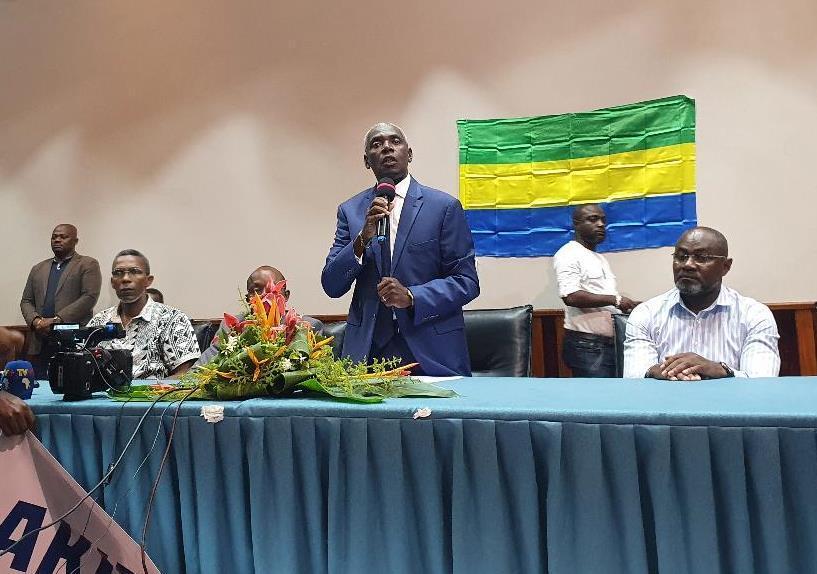 L’opposant Jean Christophe Owono Nguema appelle ses frères et sœurs du Woleu-Ntem à taire leurs querelles chroniques pour soutenir le CTRI L’opposant Jean Christophe Owono Nguema appelle ses frères et sœurs du Woleu-Ntem à taire leurs querelles chroniques pour soutenir le CTRI