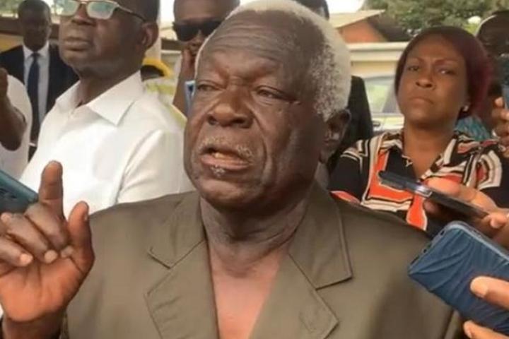 « Il a fait 5 ans il était malade, réclamez la justice à sa femme » (Jean Boniface Assélé au sujet de l’ancien président Ali Bongo) « Il a fait 5 ans il était malade, réclamez la justice à sa femme » (Jean Boniface Assélé au sujet de l’ancien président Ali Bongo)