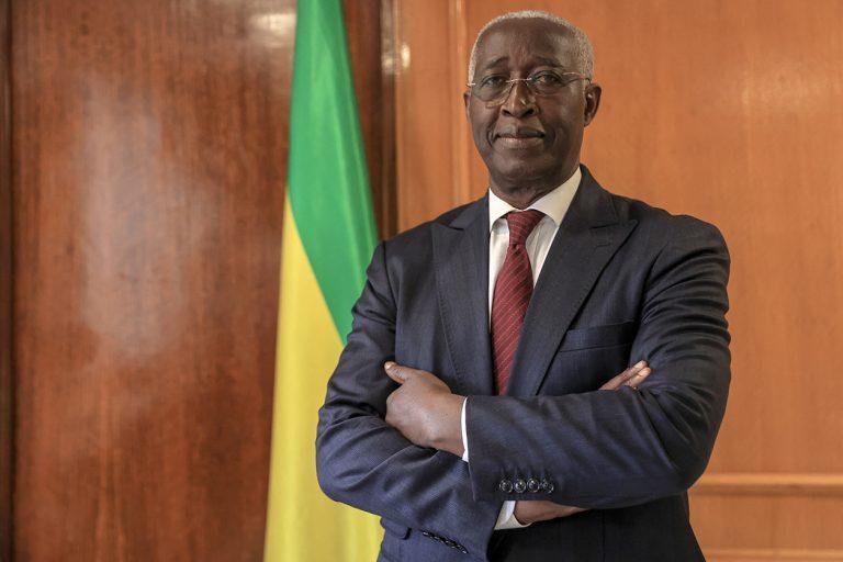 « Je suis plus pour le régime parlementaire que présidentiel » (Raymond Ndong Sima, Premier Ministre Gabonais de la Transition) « Je suis plus pour le régime parlementaire que présidentiel » (Raymond Ndong Sima, Premier Ministre Gabonais de la Transition)