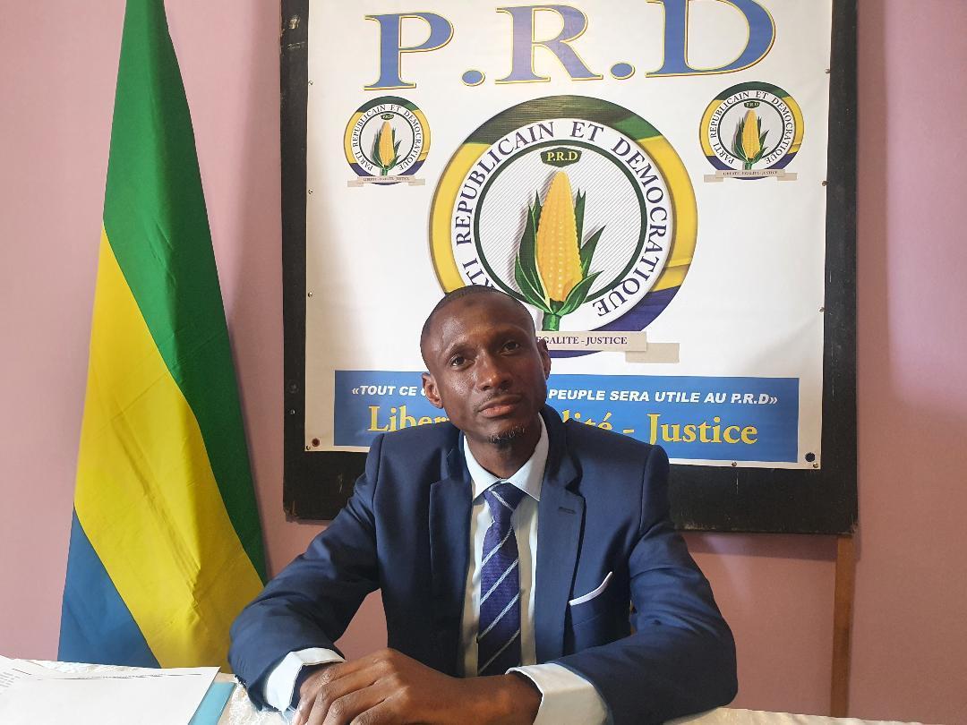 Le général Brice Oligui Nguema appelé à faire bénéficier la gratuité des frais d’inscriptions à tous les élèves gabonais Le général Brice Oligui Nguema appelé à faire bénéficier la gratuité des frais d’inscriptions à tous les élèves gabonais