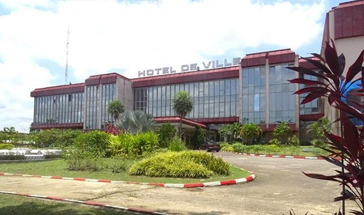 Libreville : les opérateurs économiques et les «clandos» à nouveau soumis aux contrôles de la mairie Libreville : les opérateurs économiques et les «clandos» à nouveau soumis aux contrôles de la mairie