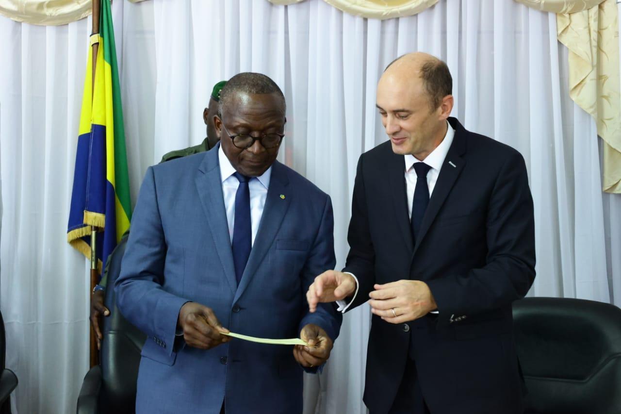 Maurel & Prom et l’Etat gabonais signent un protocole d’accord pour développer les projets communautaires dans le canton Lacs du Sud Maurel & Prom et l’Etat gabonais signent un protocole d’accord pour développer les projets communautaires dans le canton Lacs du Sud