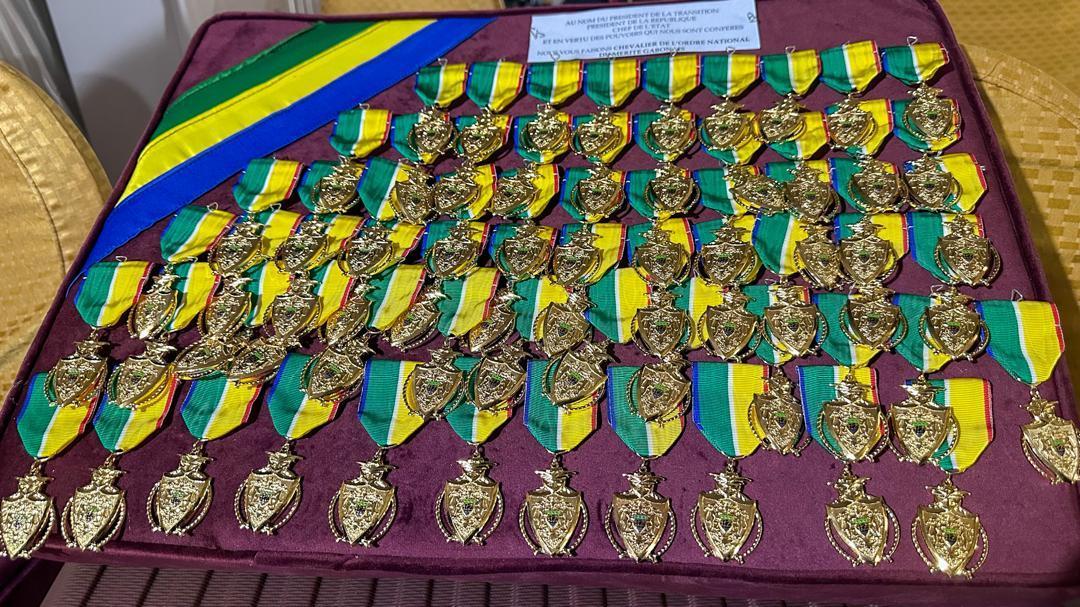 CNSS : 67 membres de la commission tripartite de la restructuration décorés pour le succès de leur mission CNSS : 67 membres de la commission tripartite de la restructuration décorés pour le succès de leur mission