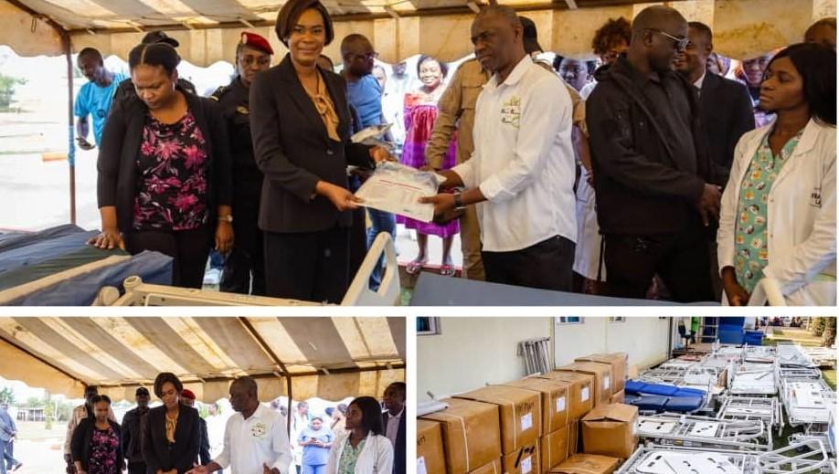 Zita Oligui Nguema offre un important équipement au Centre hospitalier régional d’Oyem Zita Oligui Nguema offre un important équipement au Centre hospitalier régional d’Oyem