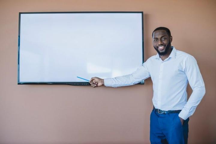 Trois Instituts pour Professionnaliser la Formation des Enseignants Trois Instituts pour Professionnaliser la Formation des Enseignants