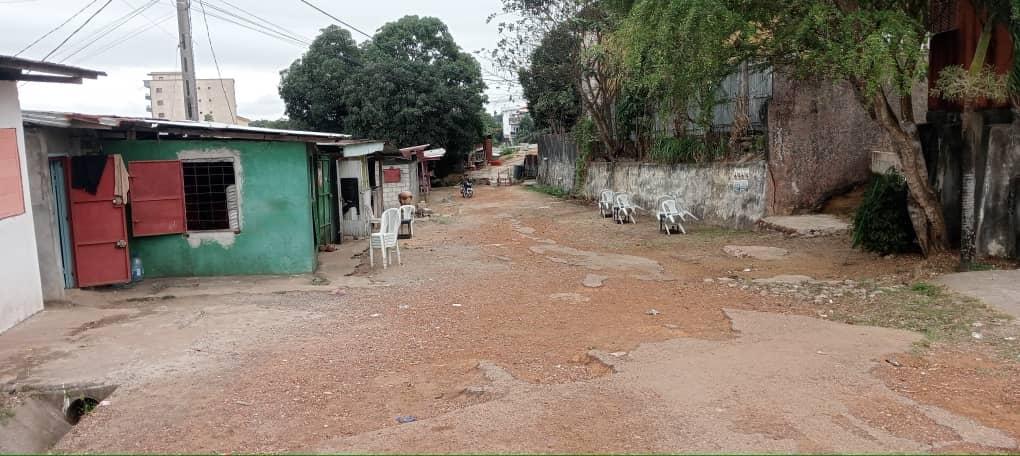Haut de Gué-Gué: un Quartier en Précarité Haut de Gué-Gué: un Quartier en Précarité