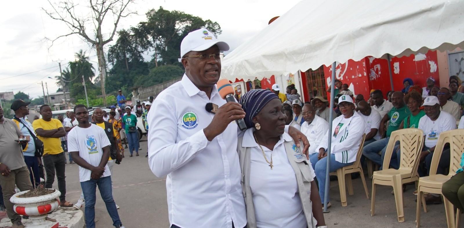 Mays Mouissi Encourage le Vote pour l'UDB à Lambaréné Mays Mouissi Encourage le Vote pour l'UDB à Lambaréné