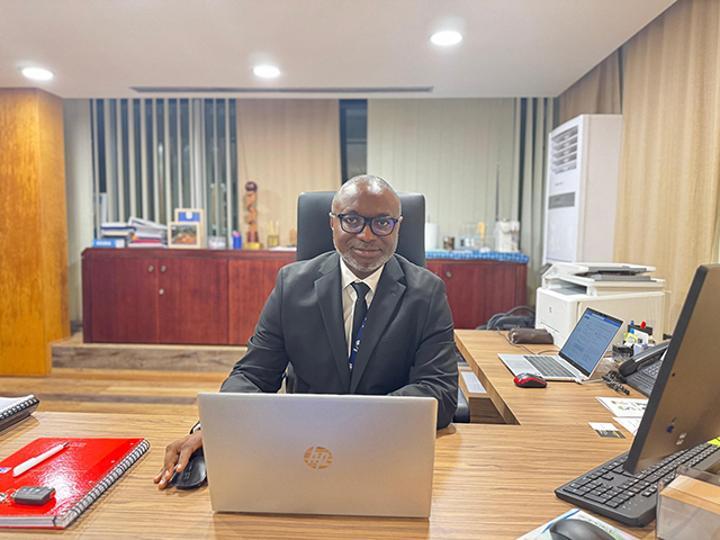 SEEG, Coupures et Promesses de Steeve Saurel Legnongo SEEG, Coupures et Promesses de Steeve Saurel Legnongo