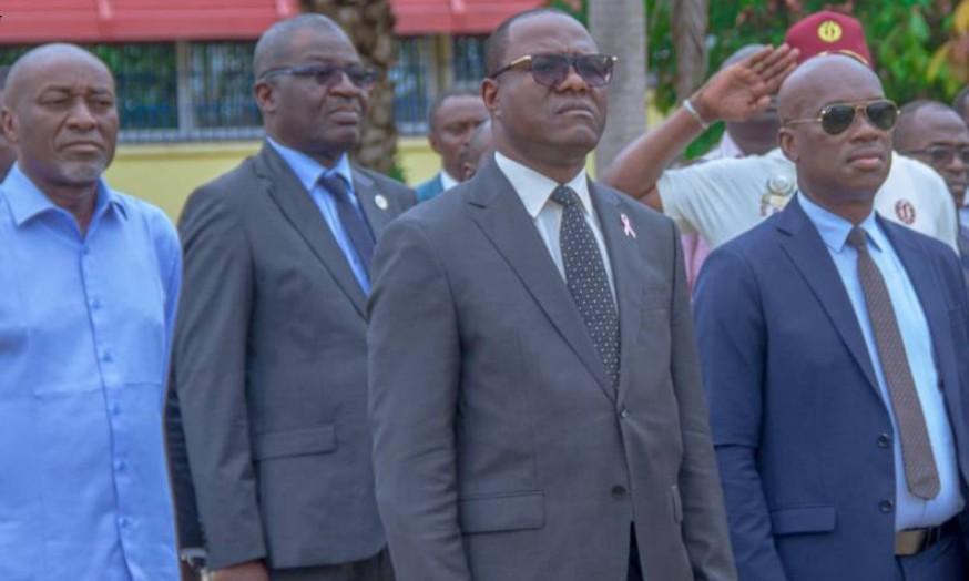 Crise Sociale À L'Ustm: Ministre À L'ÉCoute des Revendications Crise Sociale À L'Ustm: Ministre À L'ÉCoute des Revendications