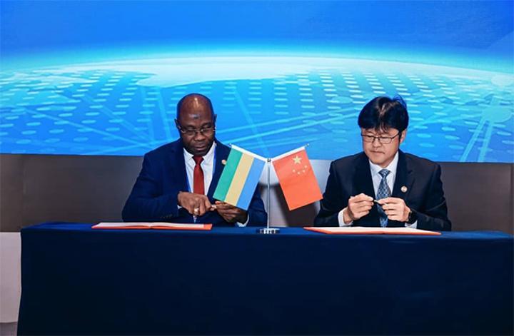 Coopération Spatiale Pour La Surveillance Environnementale Coopération Spatiale Pour La Surveillance Environnementale