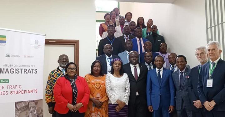 Renforcement Des Compétences Des Magistrats Au Gabon Renforcement Des Compétences Des Magistrats Au Gabon