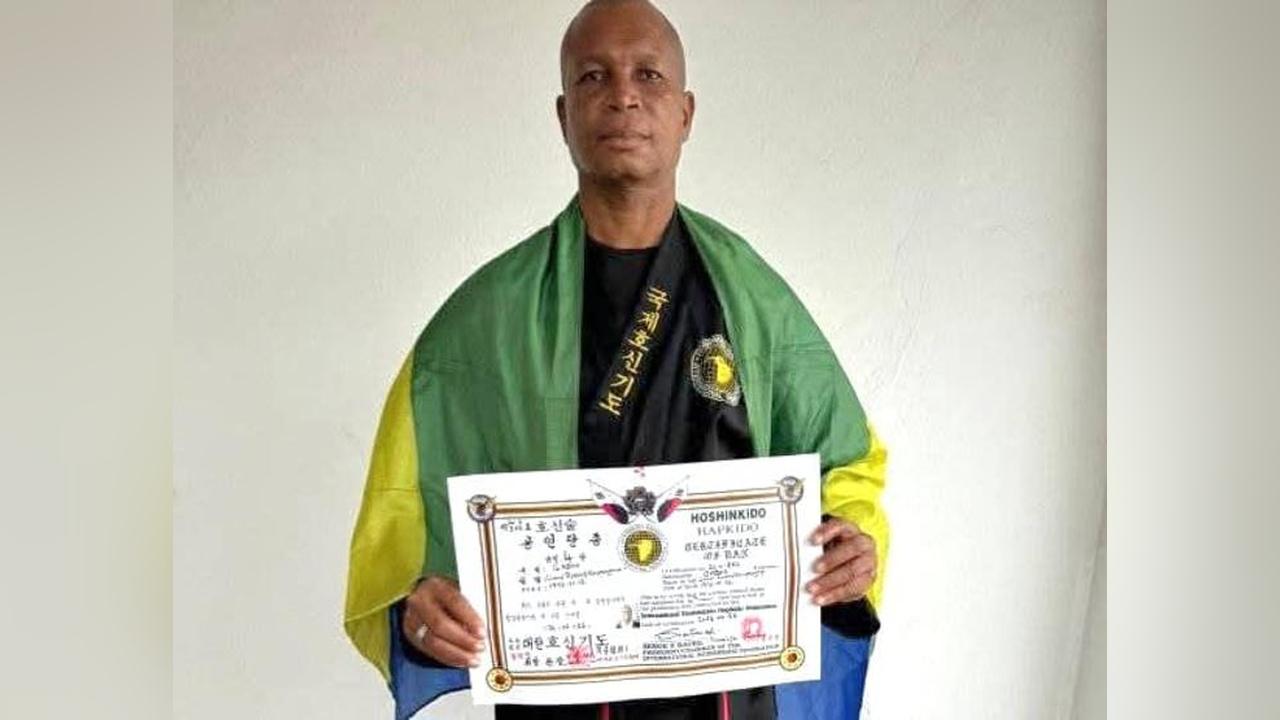 Hoshinkido Hapkido: Expertise Gabonaise Distinguée Hoshinkido Hapkido: Expertise Gabonaise Distinguée