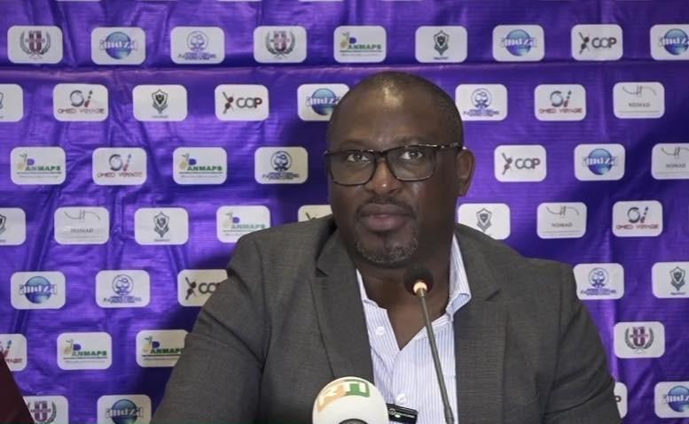 Thierry Mouyouma Motive Avant le Match Contre le Nigeria Thierry Mouyouma Motive Avant le Match Contre le Nigeria