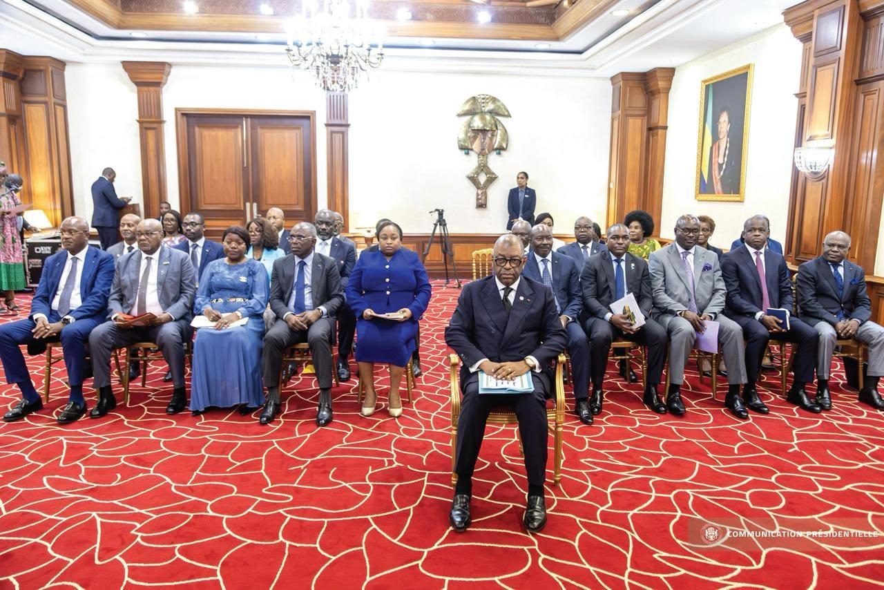 Oligui Nguéma Gère L'Intérim Des Ministres Démissionnaires Oligui Nguéma Gère L'Intérim Des Ministres Démissionnaires