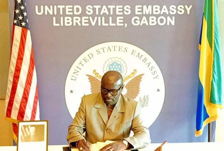 Régis Onanga Ndiaye, Diplomate à la Tête de l’Assemblée Régis Onanga Ndiaye, Diplomate à la Tête de l'Assemblée