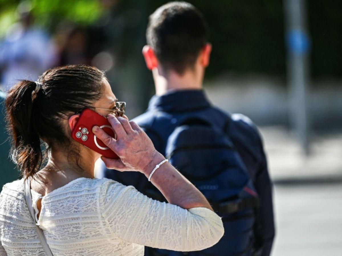 Téléphone Portable Et Cancer: Prudence Pour Les Enfants Téléphone Portable Et Cancer: Prudence Pour Les Enfants