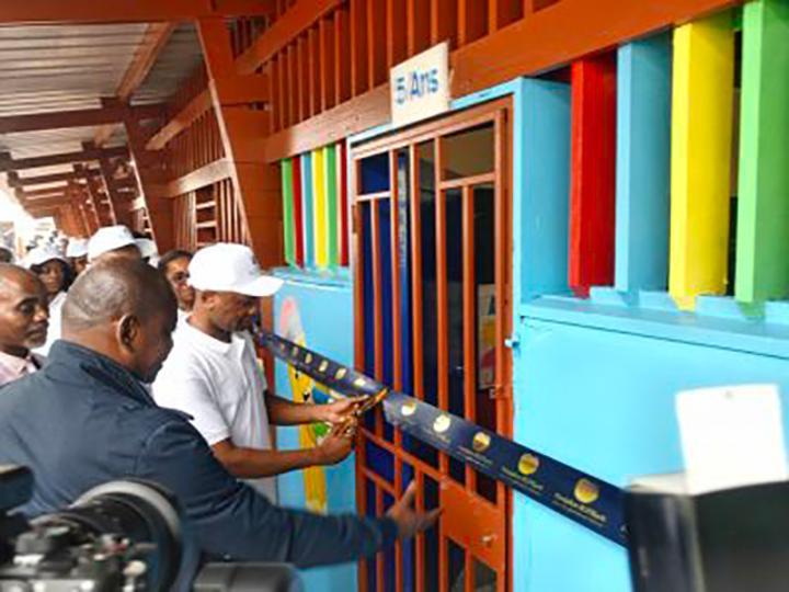 Bgfiday: Une Nouvelle Vie Pour L'École Publique Bgfiday: Une Nouvelle Vie Pour L'École Publique