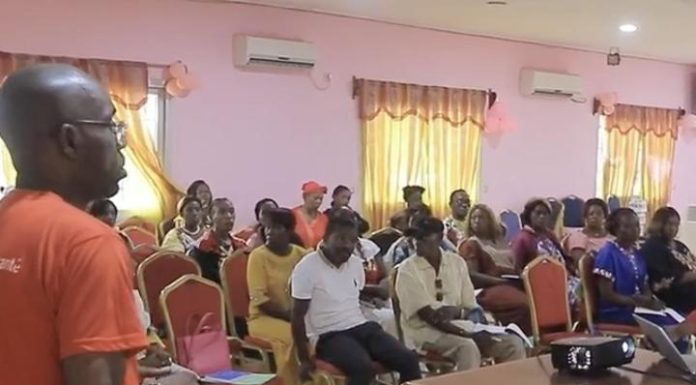 Oyem: Formation et Campagne de Déparasitage Oyem: Formation et Campagne de Déparasitage