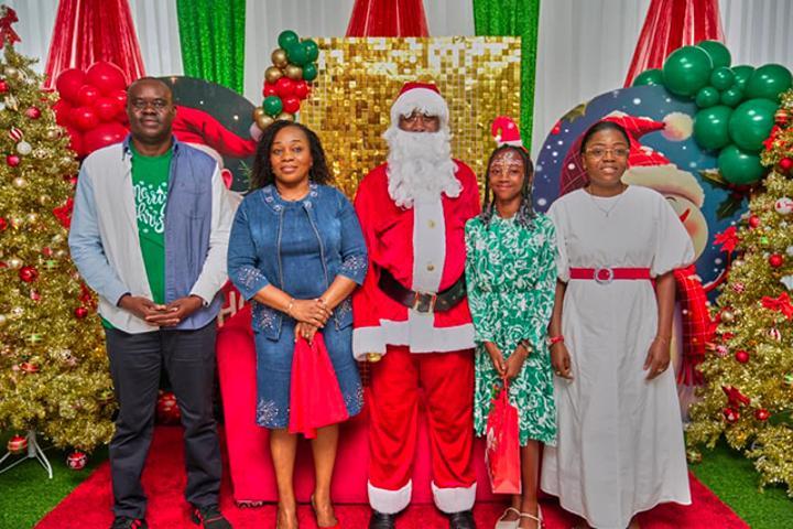 À la Tour ANINF, la Magie de Noël Connecte les Familles À la Tour ANINF, la Magie de Noël Connecte les Familles