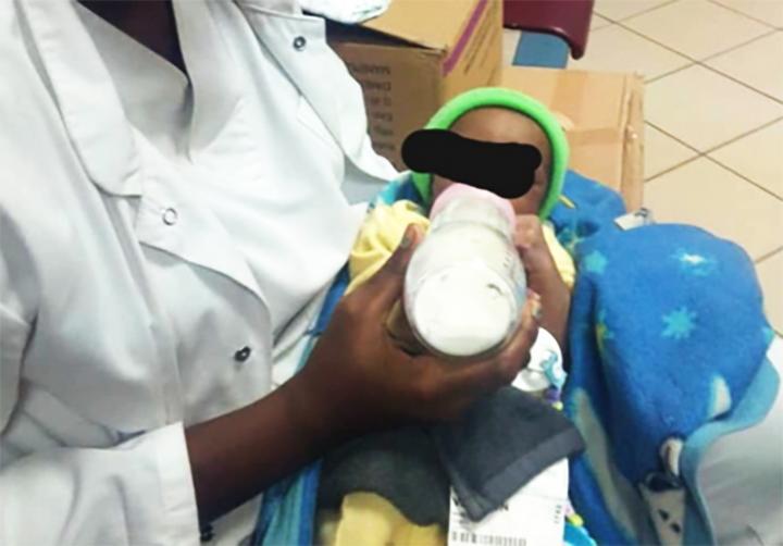 Nouveau-né Abandonné Dans La Forêt Échappe À La Mort Nouveau-né Abandonné Dans La Forêt Échappe À La Mort