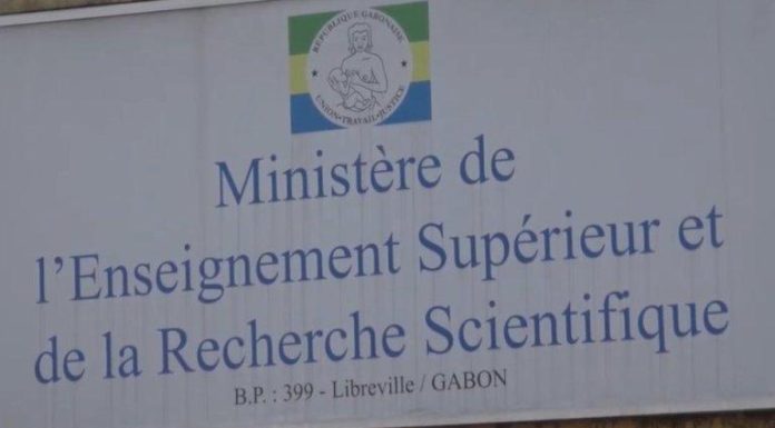 Enseignants de l’IUSO dénoncent le silence du Ministère Enseignants de l'IUSO dénoncent le silence du Ministère