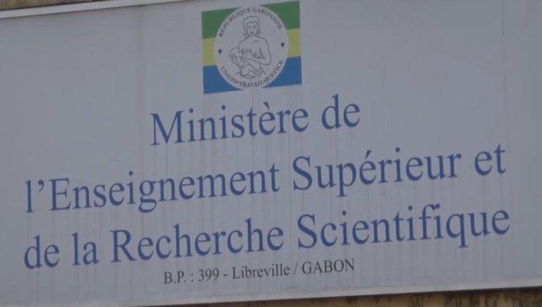 Enseignants de l'IUSO dénoncent le silence du Ministère Enseignants de l'IUSO dénoncent le silence du Ministère