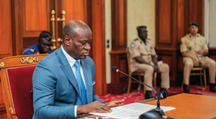 Ve République: Oligui Nguema Peut-Il Stopper la Bérézina? Ve République: Oligui Nguema Peut-Il Stopper la Bérézina?