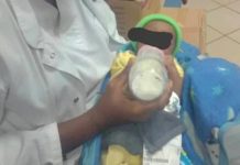 Nourrisson Abandonné Sauvé dans la Forêt Ayo Nourrisson Abandonné Sauvé dans la Forêt Ayo