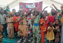 Light Up X-Mas: Noël Éclaire Le Quotidien Des Enfants Autistes Light Up X-Mas: Noël Éclaire Le Quotidien Des Enfants Autistes