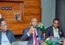 Lève-Toi: La Grâce Dans Les Circonstances Révélée Lève-Toi: La Grâce Dans Les Circonstances Révélée