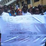 Diplômes en Main, Poches Vides: Sit-In des Enseignants Diplômes en Main, Poches Vides: Sit-In des Enseignants