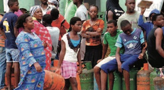 Surconsommation D’Essence Et De Gaz Pendant Les Fêtes Surconsommation D'Essence Et De Gaz Pendant Les Fêtes