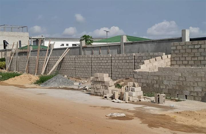 Litige Foncier à Akanda: Expertise et Troubles Illicites Litige Foncier à Akanda: Expertise et Troubles Illicites