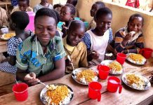 Lutte Contre Malnutrition Scolaire: Appel de l’OMS Lutte Contre Malnutrition Scolaire: Appel de l'OMS
