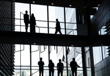 Burn-Out: Signes Ignorés et Prise en Charge Complexe Burn-Out: Signes Ignorés et Prise en Charge Complexe