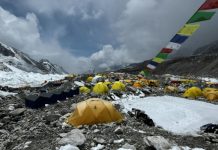 Fonte Des Glaces: Cadavres D’Alpinistes Sur L’Everest Fonte Des Glaces: Cadavres D'Alpinistes Sur L'Everest