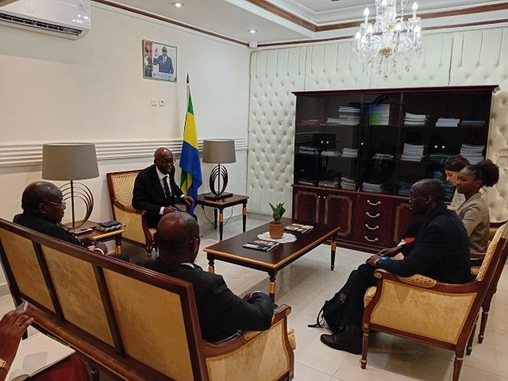 Dignité En Détention Force Les Portes Du Ministère Dignité En Détention Force Les Portes Du Ministère