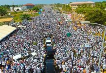 Barrow attracts massive crowd as supporters claim victory Barrow attracts massive crowd as supporters claim victory