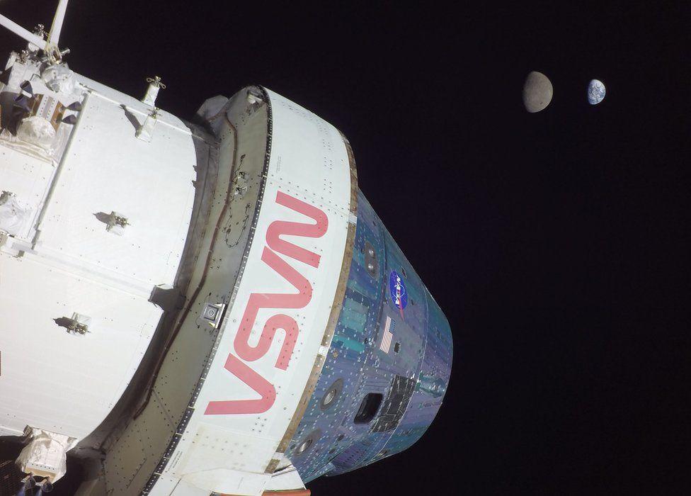 Artemis: Nasa's Orion capsule breaks distance record